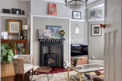 4 bedroom end of terrace house for sale, Hamilton Crescent, London  N13