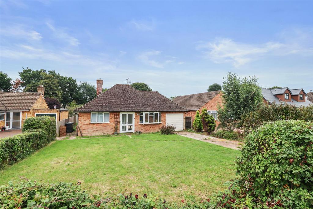 Hawthylands Crescent, Hailsham 2 bed detached bungalow for sale £360,000