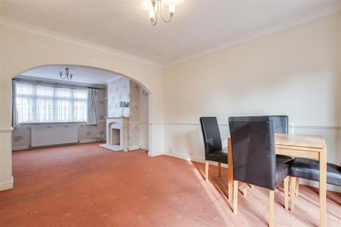 3 bedroom semi-detached house for sale - Brookfield Lane East, Cheshunt