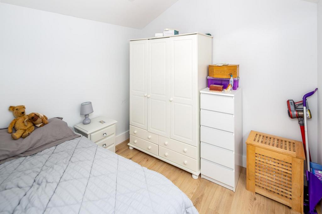 33-annexe bedroom.jpg