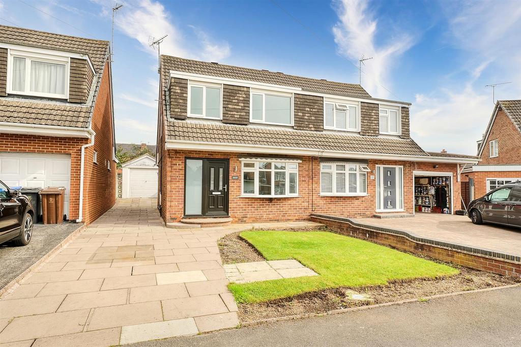 Elmwood Drive, Blythe Bridge, 3 bed semidetached house £1,000 pcm (£