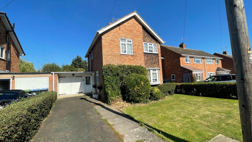 Drayton Avenue, StratforduponAvon 3 bed link detached house for sale