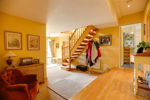 Herontye Castle Hill, Llanblethian, Cowbridge, CF71 7JN