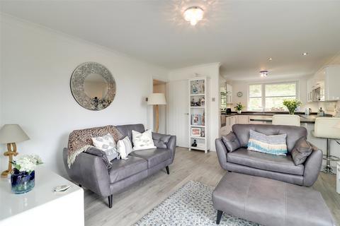 4 Trinity Court, Westward Ho, Bideford, EX39 1LT