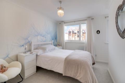 4 Trinity Court, Westward Ho, Bideford, EX39 1LT