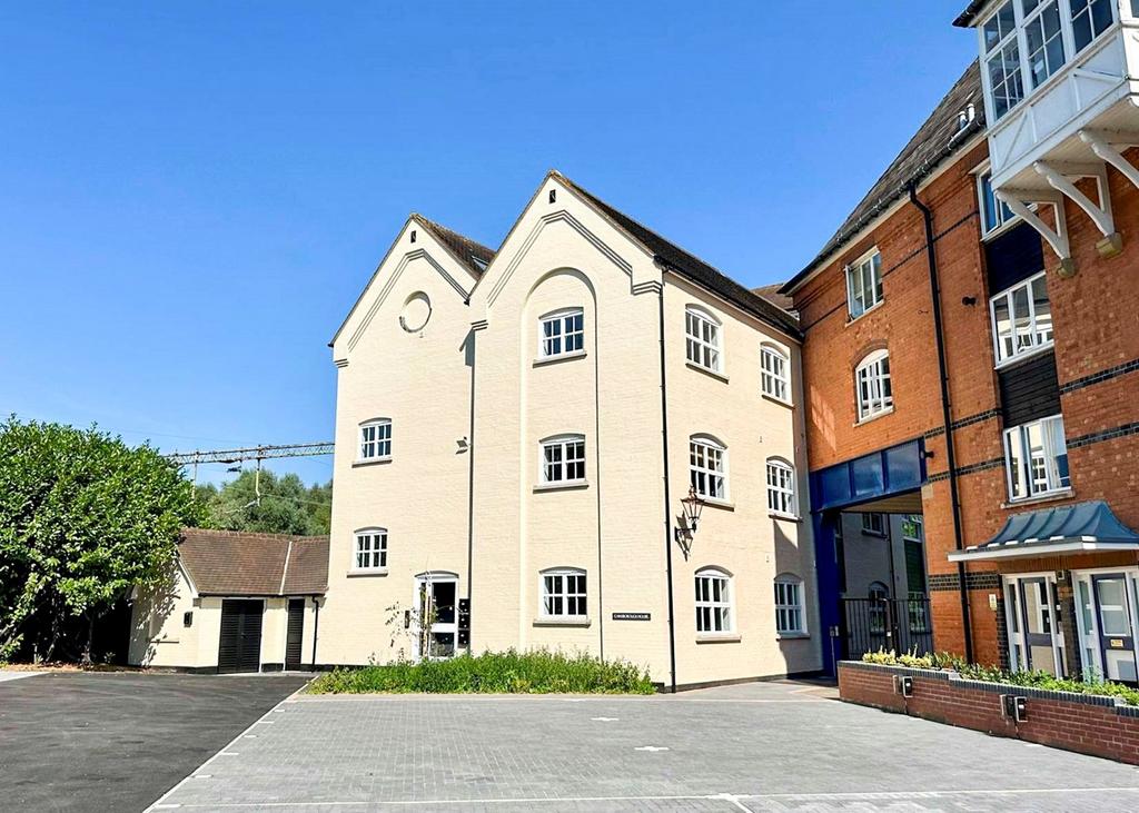 Sheering Lower Road, Sawbridgeworth, CM21 2 bed duplex for sale £365,000