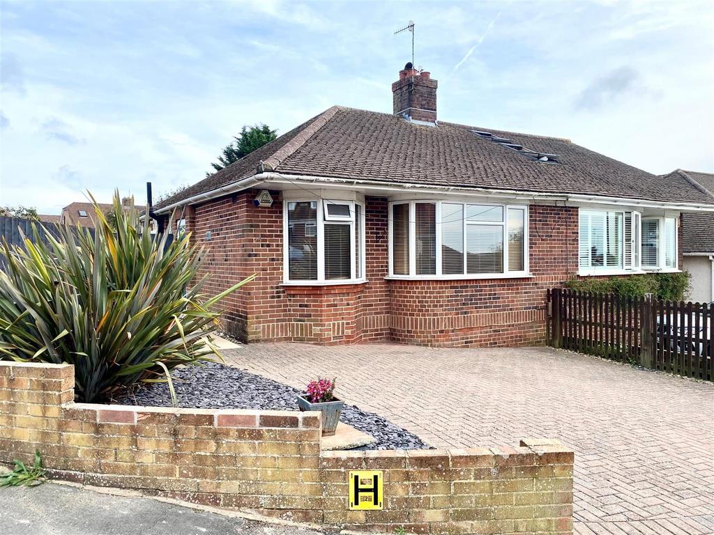 High Park Avenue, Hove 2 bed semidetached house for sale £350,000