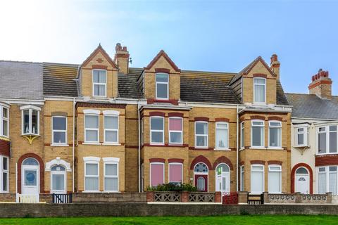 5 bedroom terraced house for sale, The Promenade, Withernsea