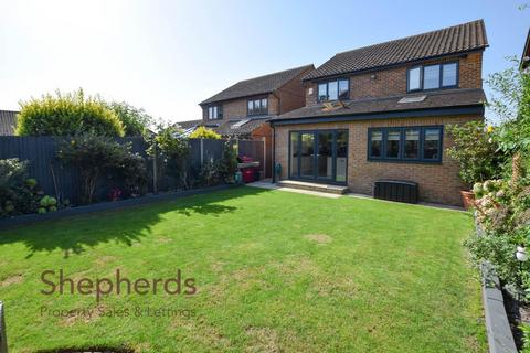 14 Bencroft, Cheshunt, Waltham Cross, EN7 6BE