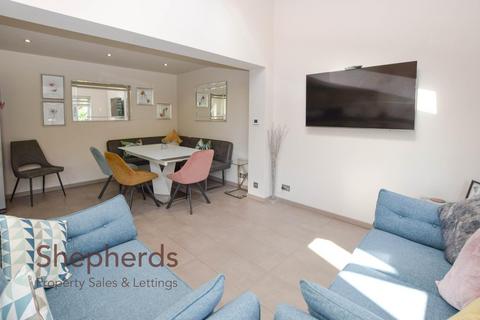 14 Bencroft, Cheshunt, Waltham Cross, EN7 6BE