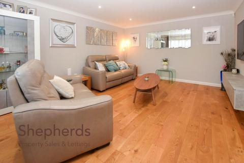14 Bencroft, Cheshunt, Waltham Cross, EN7 6BE