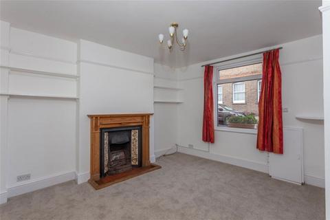 2 bedroom house to rent, Holliday Street, Berkhamsted