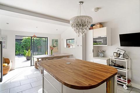 5 Chase View, Cheltenham, GL52 3AL