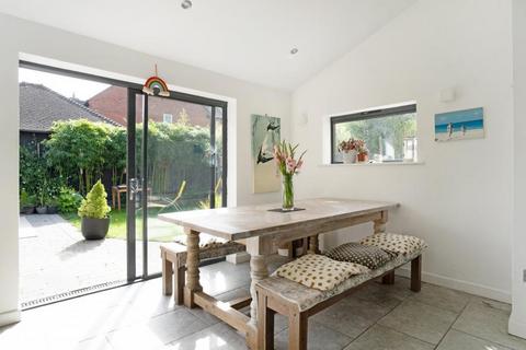 5 Chase View, Cheltenham, GL52 3AL
