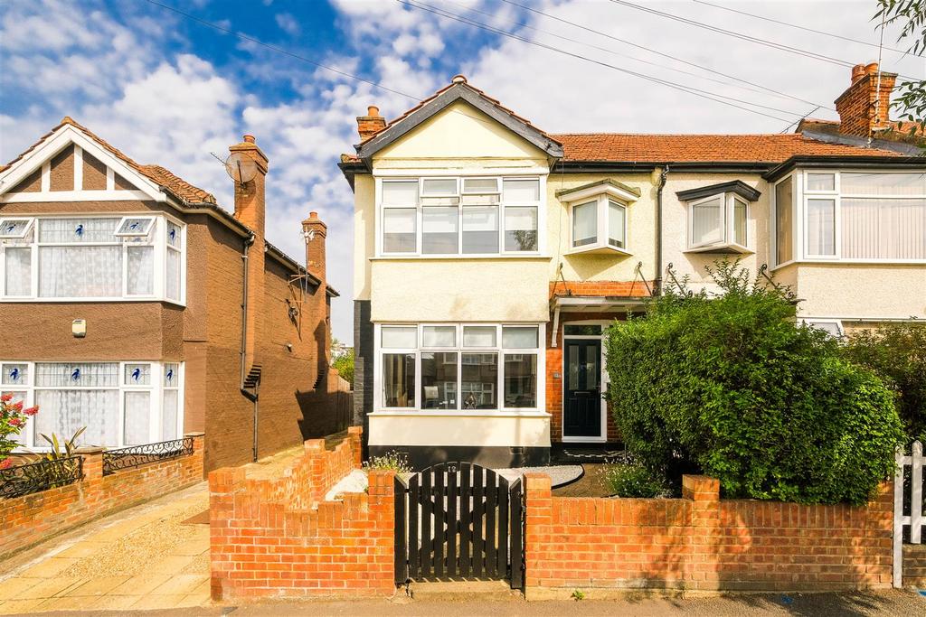 Albert Avenue, Chingford 3 bed end of terrace house for sale £550,000