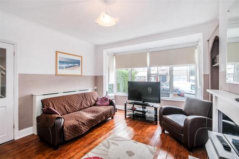 3 bedroom end of terrace house for sale, Albert Avenue, Chingford
