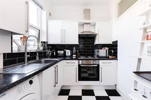 64a Boundary Road, London, E17 8JU