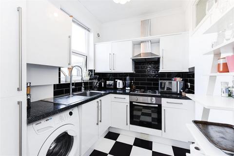 64a Boundary Road, London, E17 8JU
