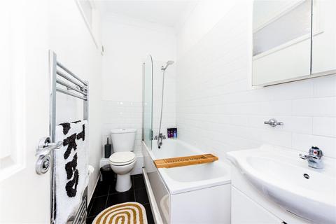 64a Boundary Road, London, E17 8JU