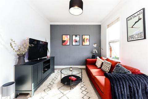 64a Boundary Road, London, E17 8JU