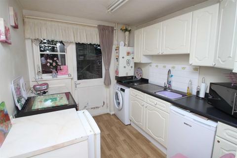 28 Stapleford Close, London, E4 6XR