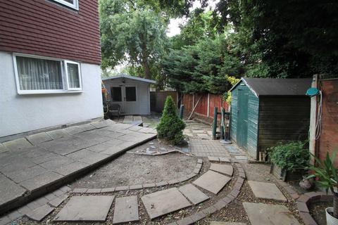 28 Stapleford Close, London, E4 6XR
