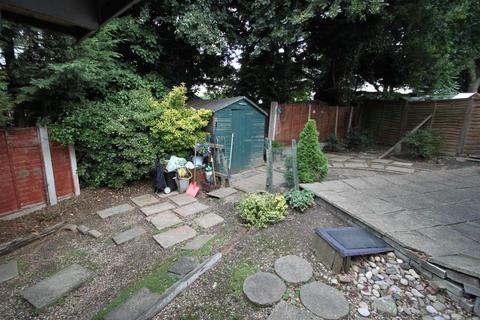 28 Stapleford Close, London, E4 6XR