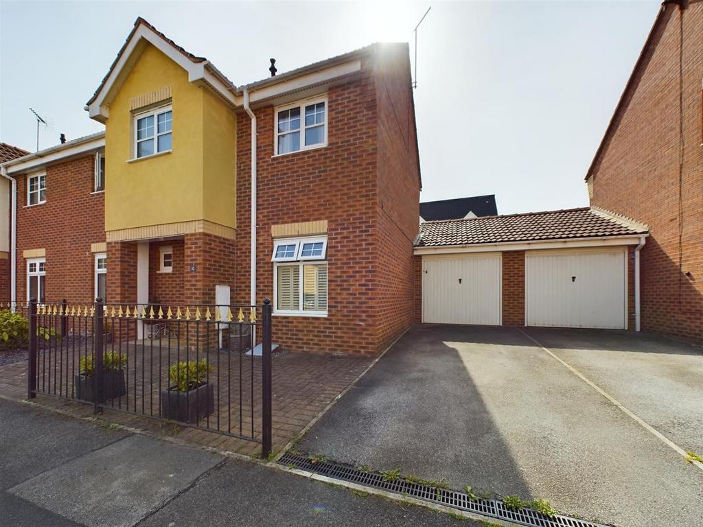 Ruby Way, Mansfield 3 bed semidetached house for sale £235,000
