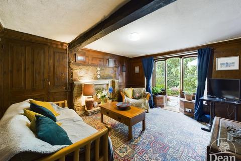 8 bedroom cottage for sale, Gloucester Road, Coleford