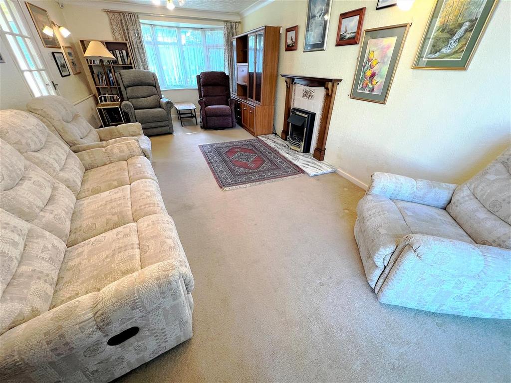 Sunningdale, Waltham, Grimsby, N.E. Lincs, DN37 0UA 3 bed detached house for sale £269,950