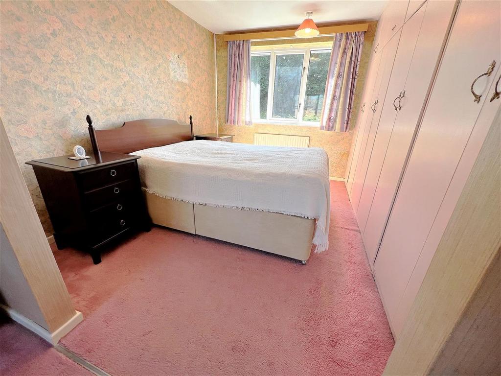 BEDROOM 1 & 4