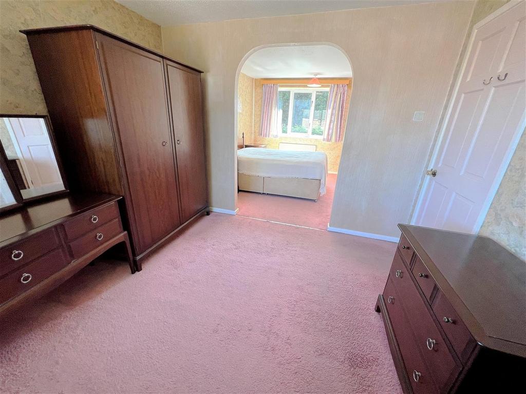 BEDROOM 1 & 4