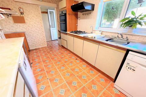1a Sunningdale, Waltham, Grimsby, DN37 0UA