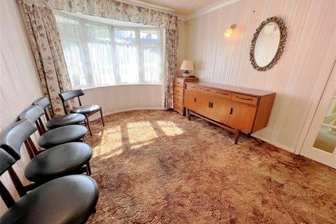 1a Sunningdale, Waltham, Grimsby, DN37 0UA