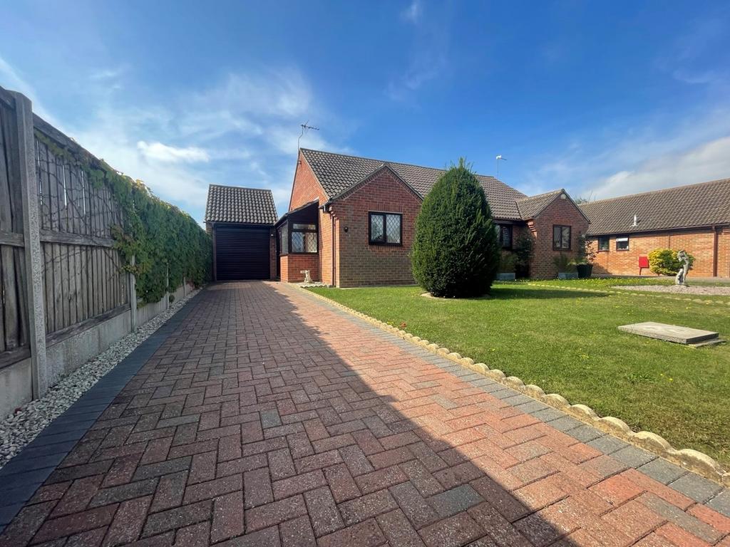 Kirby Cross, Essex, FrintononSea, CO13 2 bed semidetached bungalow