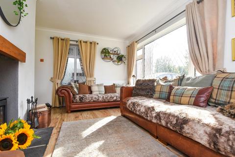 3 bedroom semi-detached house for sale, 36 Wombourne Road, Swindon, Dudley