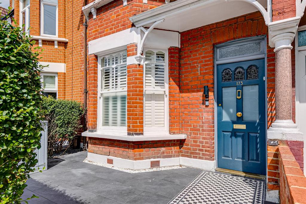 Clonmore Street 173-19.jpg