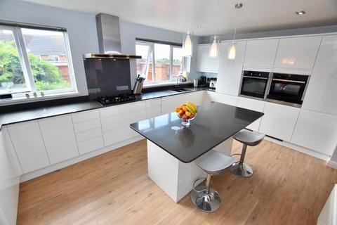 16 Amersham Close, Coventry, CV5 9HH