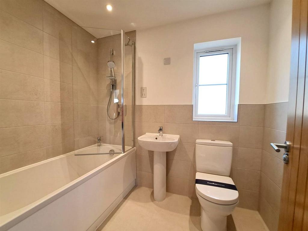 Bathroom.jpg
