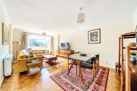 12 Mountcombe Close, Surbiton, KT6 6LJ