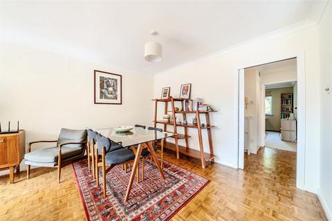 12 Mountcombe Close, Surbiton, KT6 6LJ