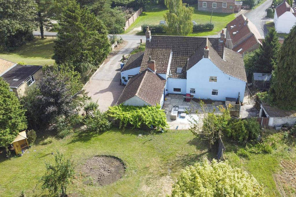 Low Street, Sancton, York 5 bed detached house for sale £550,000