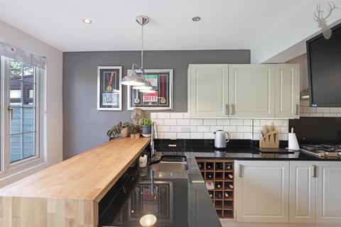 43 Epping Way, London, E4 7PG