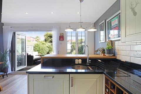 43 Epping Way, London, E4 7PG