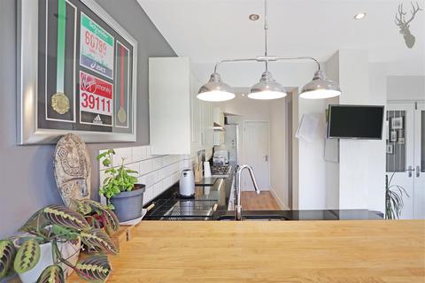 43 Epping Way, London, E4 7PG