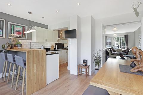 43 Epping Way, London, E4 7PG