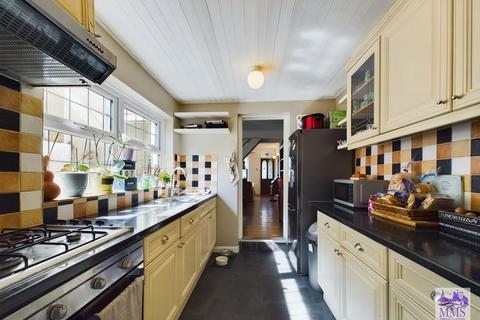 30 Gordon Road, Rochester, ME2 3HJ