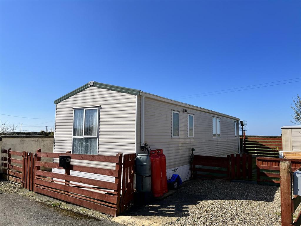 Old School Yard, TrefgarnOwen, Haverfordwest 2 bed mobile home for