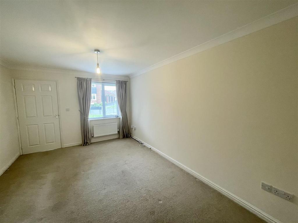 Primrose Road, Cuthbert, Hartlepool 3 bed semidetached house