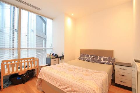 Studio to rent, Staines Road, Hounslow TW3